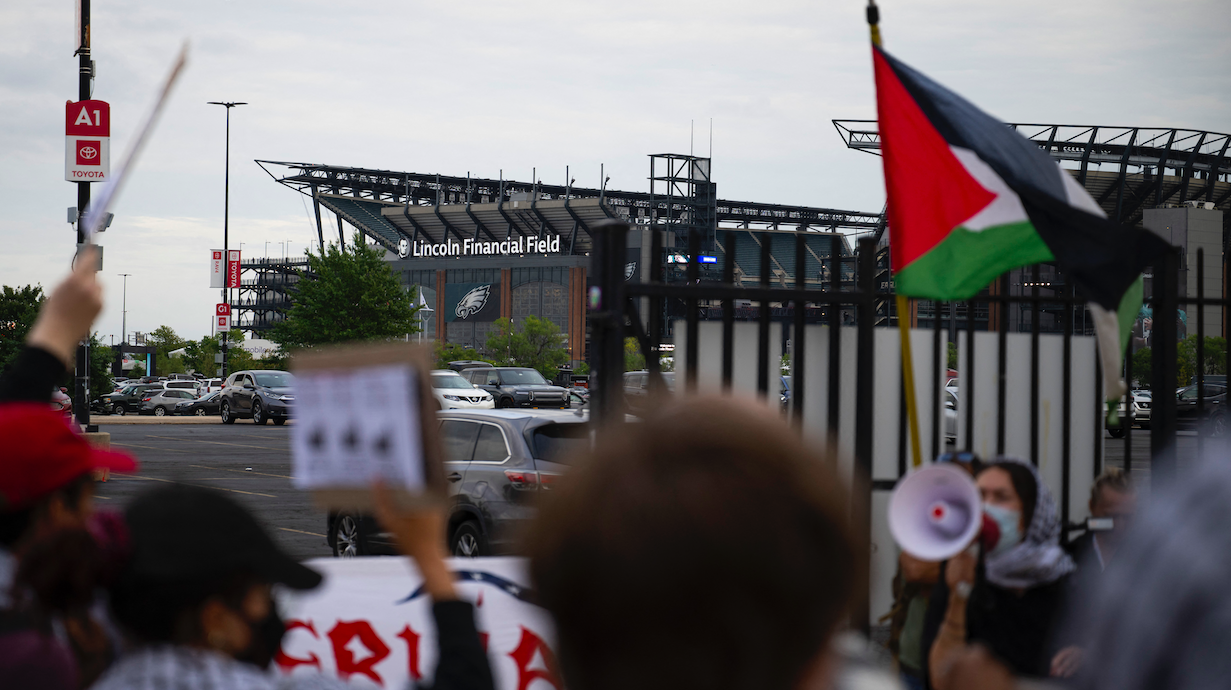 Demonstrators protest outside of Ed Sheeran concert on 19 September 2026 in Philadelphia, Pennsylvania (Joe Lamberti/Getty Images/AFP)
