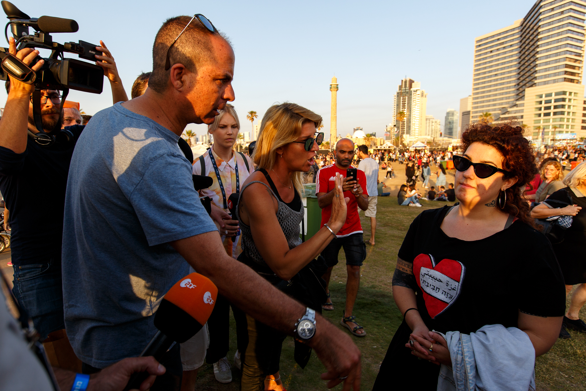 Nani, an Israeli woman from Ashkelon, and her husband argue with Weinstein, preventing her from giving an interview to the press after she participated in the 