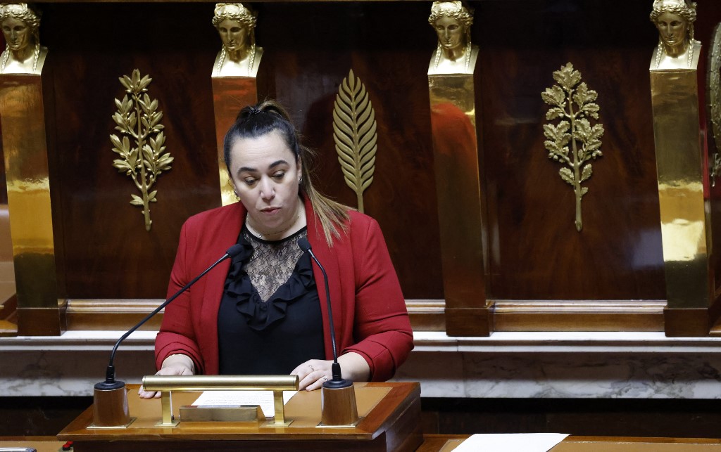 Sabrina Sebaihi dit recevoir des lettres de menaces à chaque fois qu’elle intervient sur la question algérienne (AFP/Ludovic Marin)
