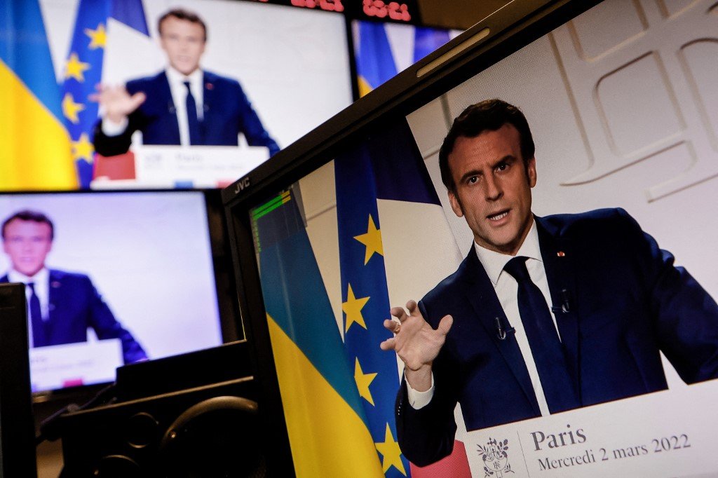 Le président français Emmanuel Macron prononce une allocution, le 2&nbsp;mars&nbsp;2022 (AFP)