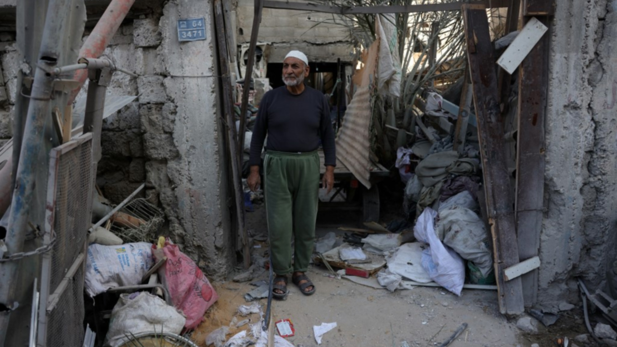 People check the destruction following an Israeli strike that hit the home of a Palestinian family in Jabalia in the northern Gaza Strip on May 23, 2025. (Bashar TALEB / AFP)