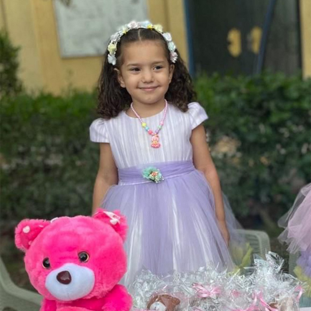 « Elle me disait qu’elle avait peur et qu’elle avait faim, et me demandait de venir la chercher. Elle me disait que les chars se rapprochaient », témoigne le grand-père de Hind (AFP)