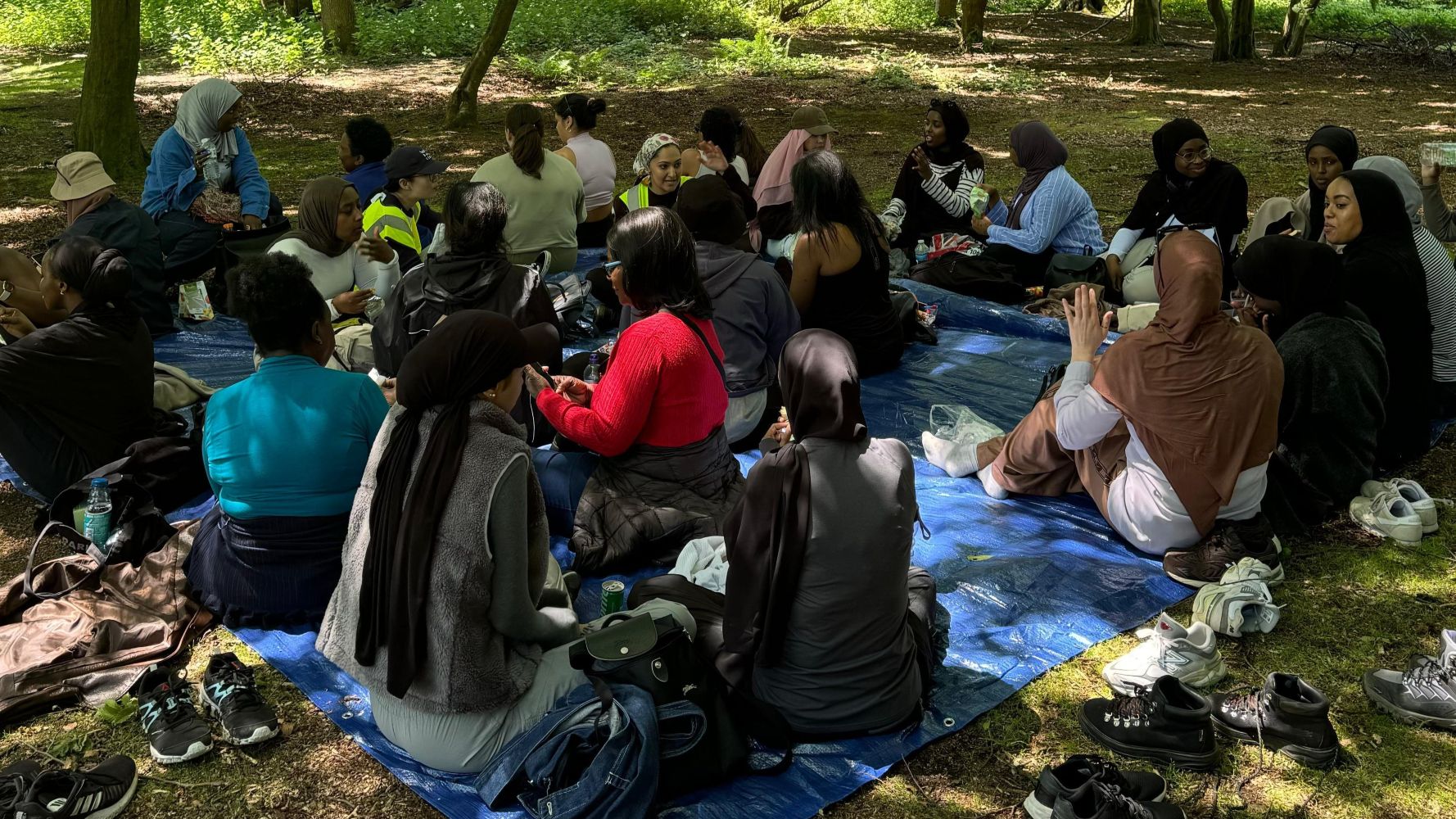 holland-park-picnic-home-girls-unite