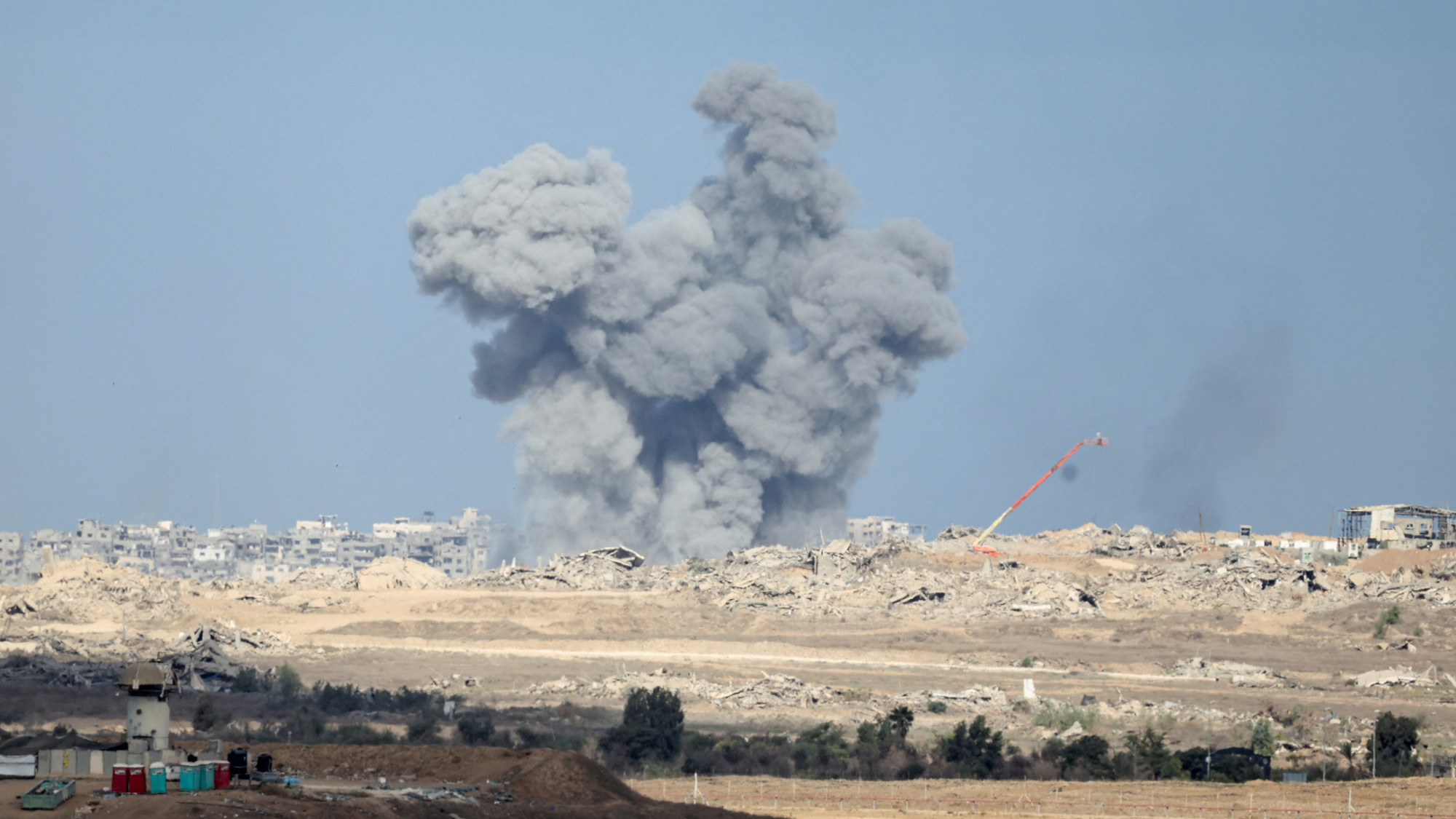 Smoke rises from Gaza, after Israel's government ratified a ceasefire with Hamas in Gaza, as seen from Israeli side of the Israel-Gaza boundary, in Israel, 10 October 2025 (Reuters/Shir Torem)