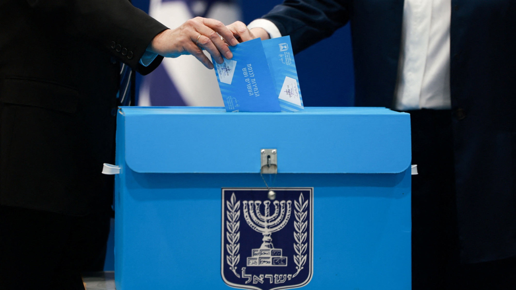 https://www.middleeasteye.net/news/israel-elections-polls-open-netanyahu-fights-retain-power
