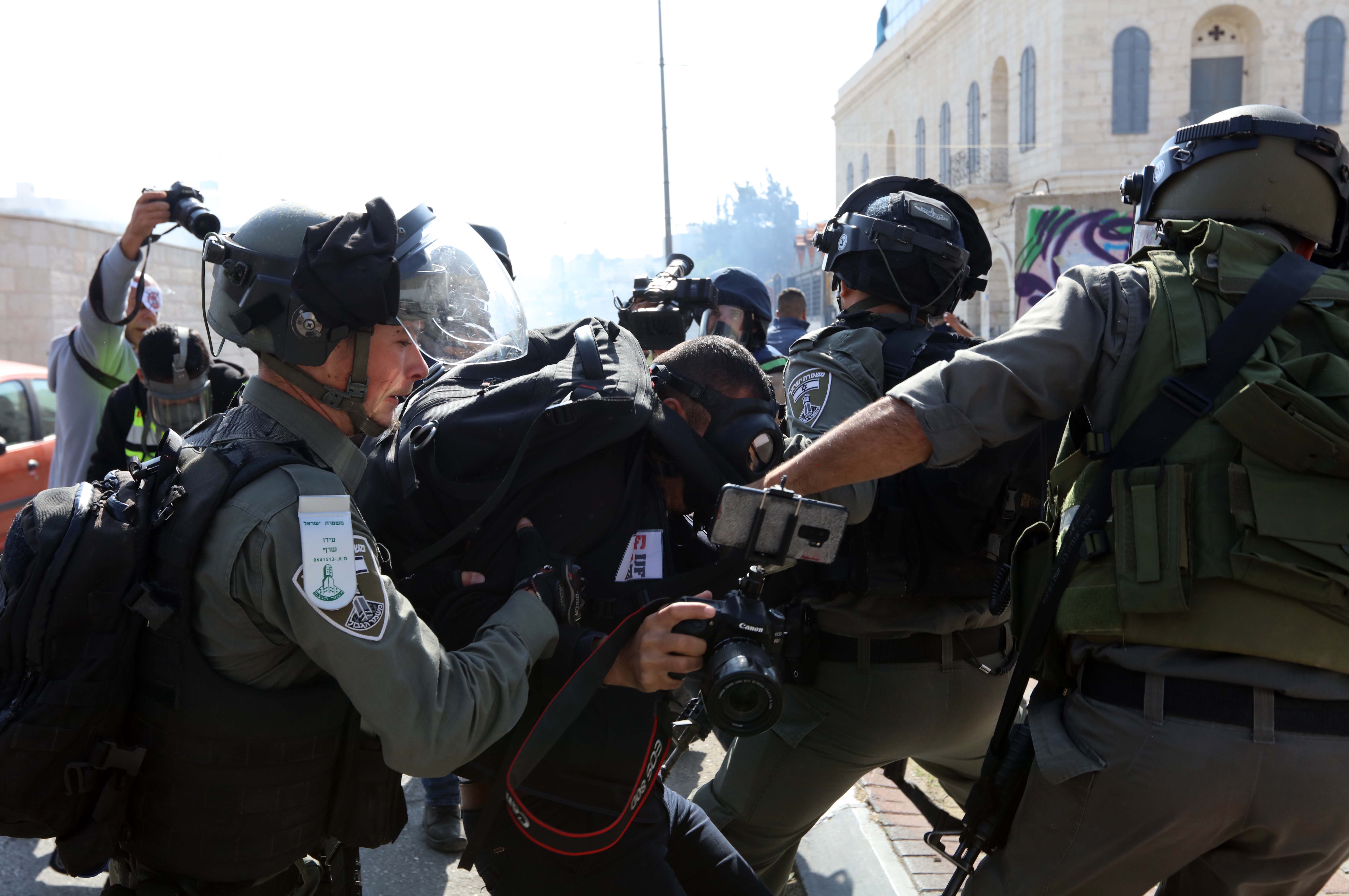Palestinian photographers continue to face attacks from Israeli forces (MEE/Akram al-Waraa)