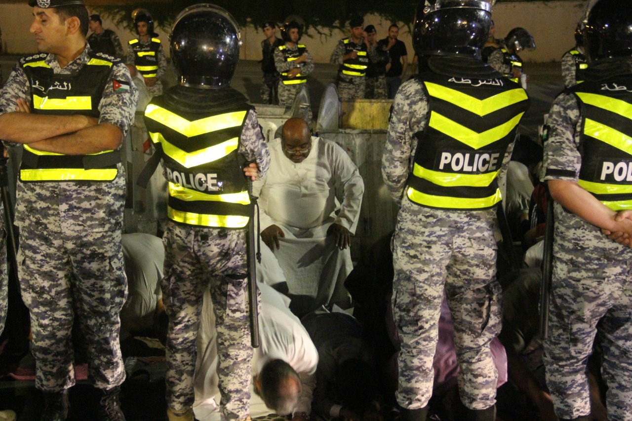 The protesters had to hold their sit-in nearly one kilometre from the US embassy (MEE/Mohammad Ersan)
