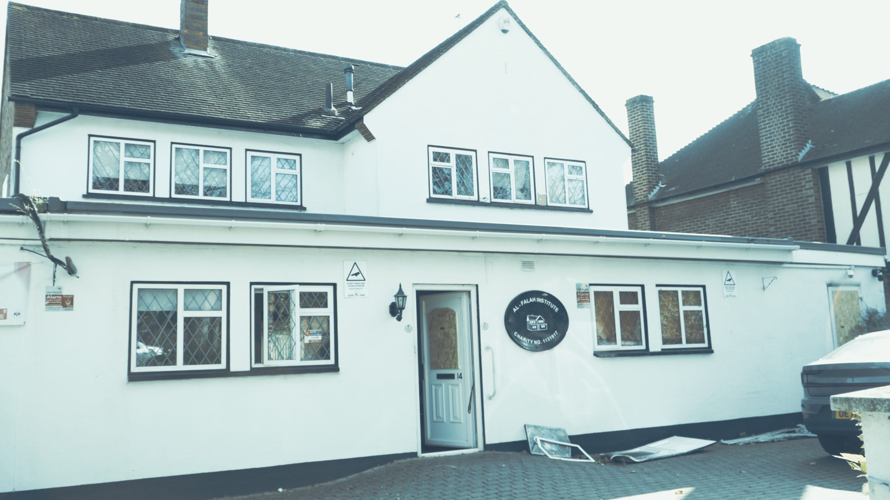 According to staff and volunteers at the Al-Falah Institute, police refused to come to the centre after the front door, which can be seen lying on the ground, was broken (MEE/Khaled Shalaby)