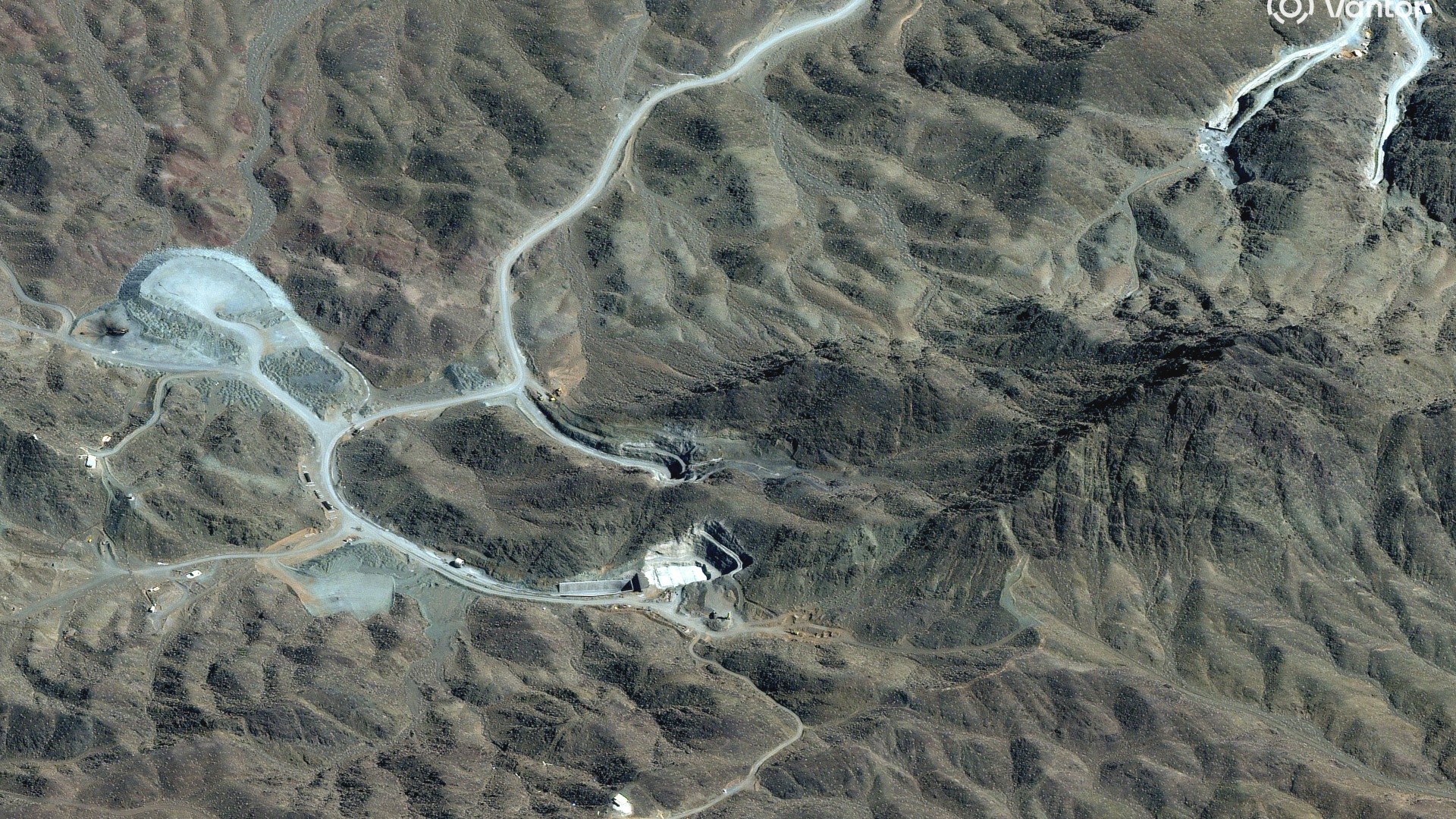 A satellite image shows an overview of the Pickaxe Mountain tunnel complex in Natanz, Iran, 7 March 2026, amid the U.S.-Israeli war on Iran (Vantor/Handout via Reuters)