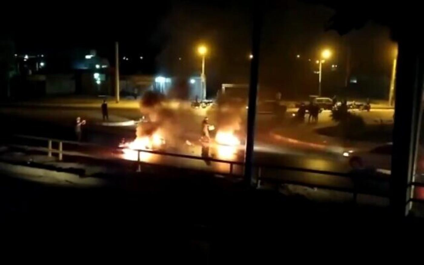 Des manifestations dans plusieurs villes de la province iranienne du Khouzestan, dans le sud-ouest du pays contre les pénuries d'eau (Twitter). 