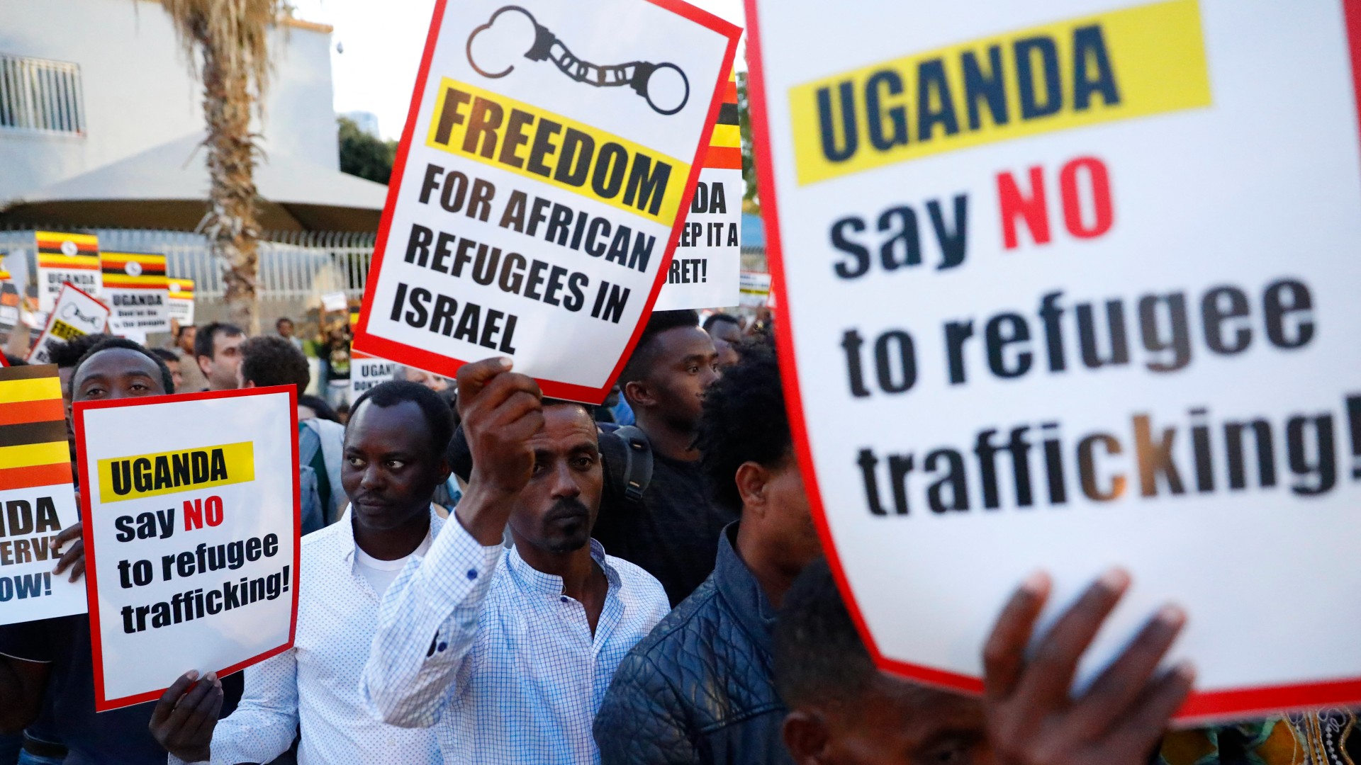 African migrants and Israelis demonstrate in Tel Aviv on April 9, 2018 against the Israeli government's policy to forcibly deport African refugees and asylum seekers