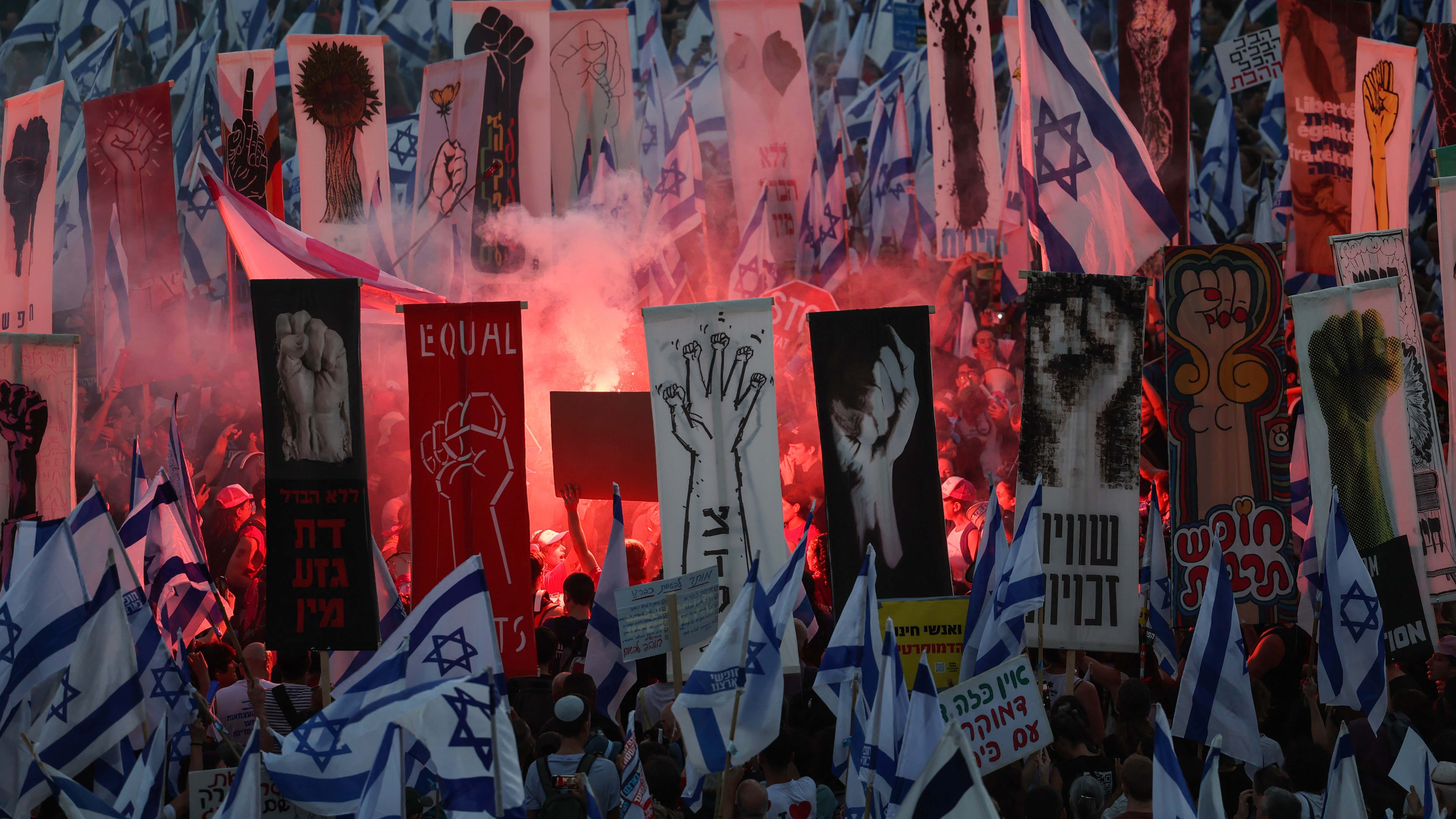israel-supreme-court-protest-ahmad-gharabli-afp