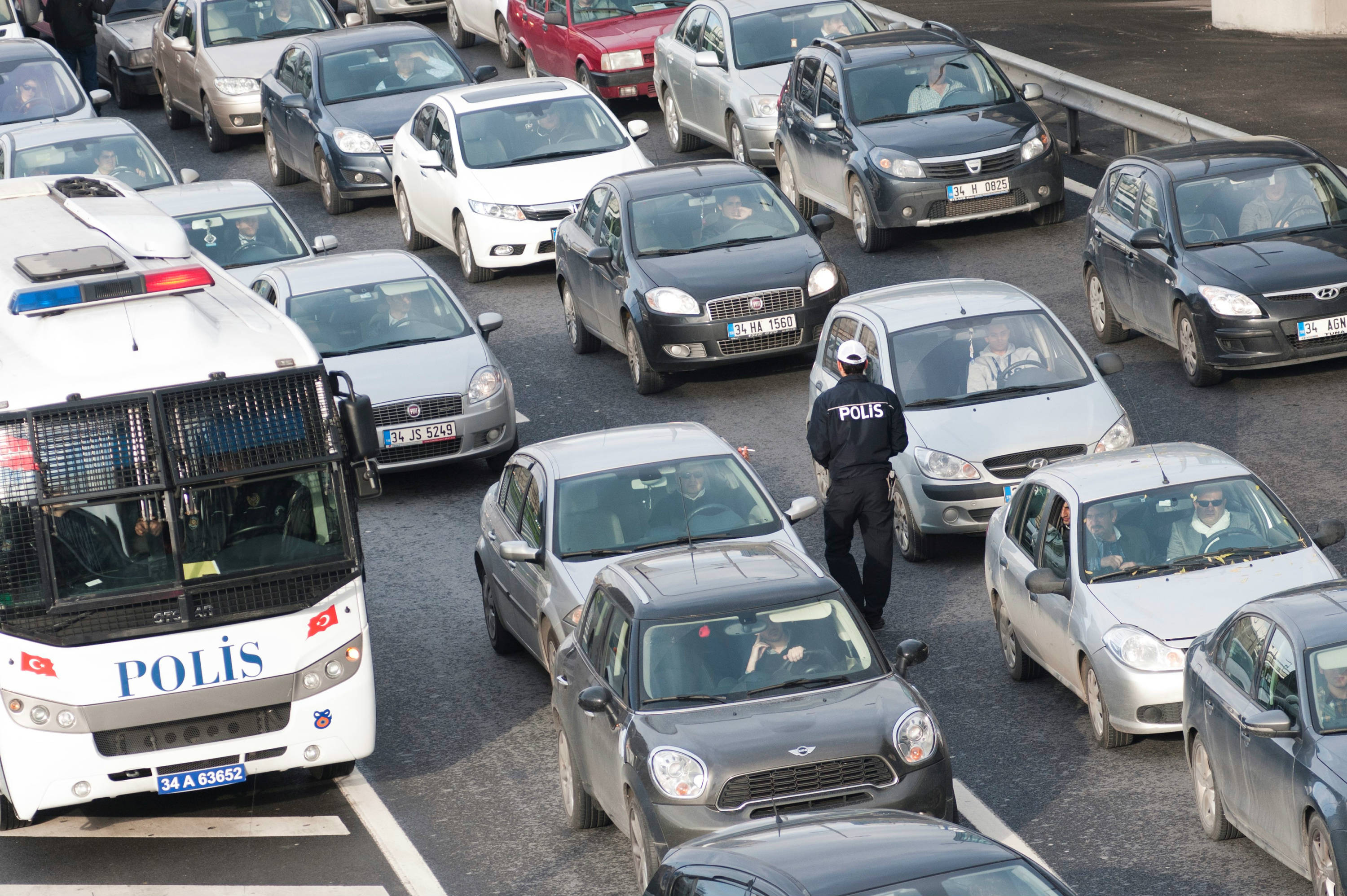 Turkey's local elections are taking place against a background of slowing economic growth and a sharp drop in the value of the lira (MEE/Ömer Faruk Görçin)