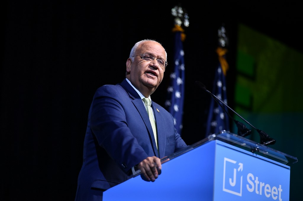 Palestinian negotiator Saeb Erekat speaks at the J Street conference in Washington on 28 October (AFP)