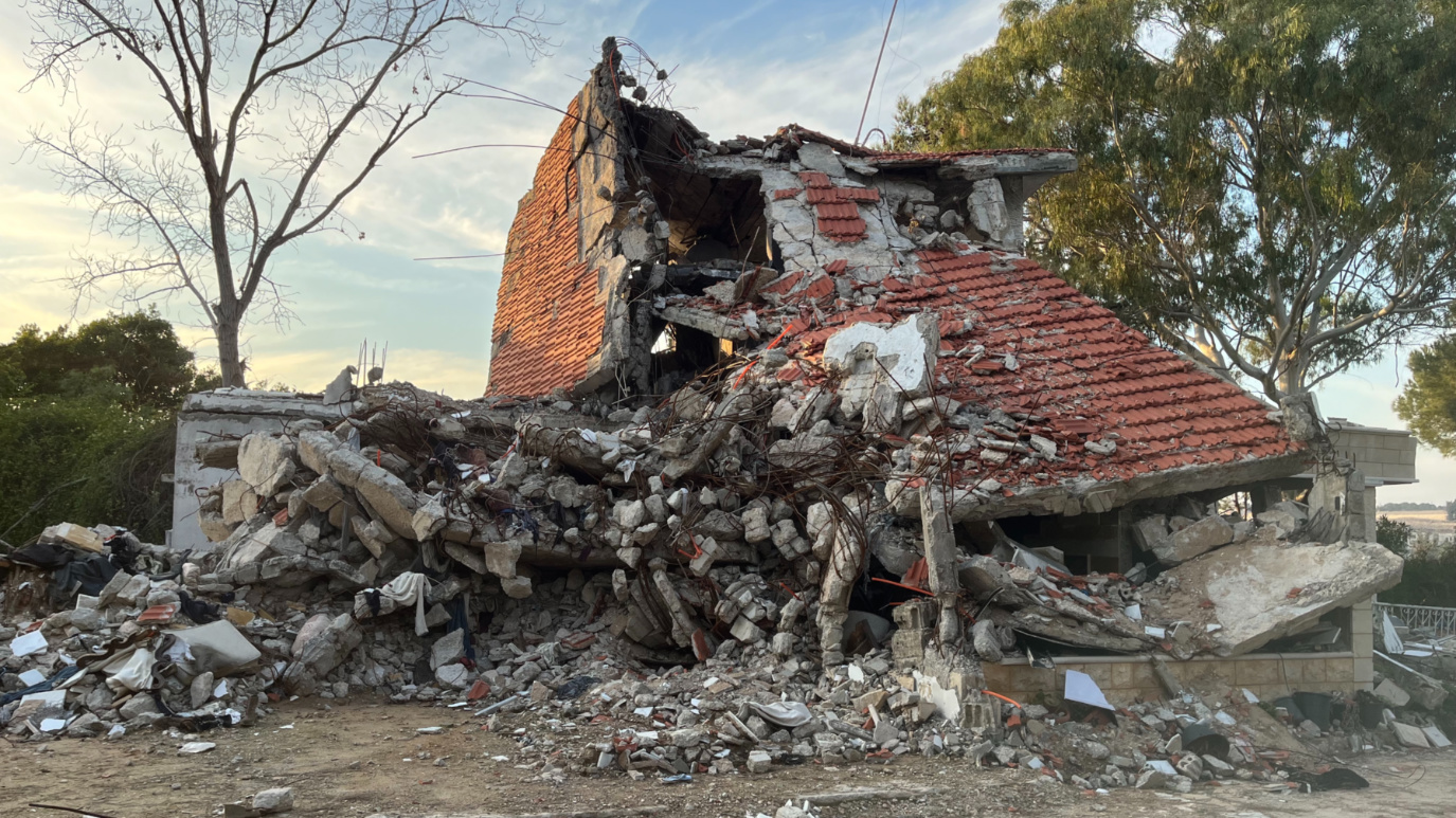 Jamal Sabbagh's home was hit by an Israeli air strike early during the war (Nader Durgham/MEE)