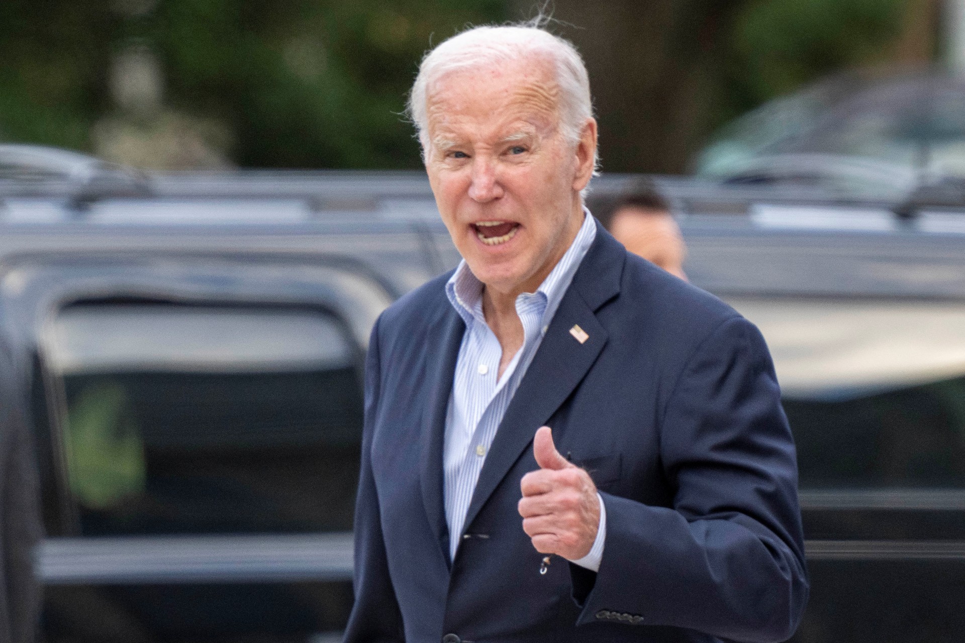 joe biden thumbs up