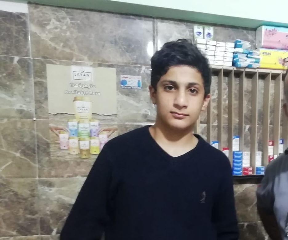 While Kameel remains in jail, his son Bassam keeps customers happy by providing them with hot coffee at the expense of his education (MEE/Mohammad Ersin)