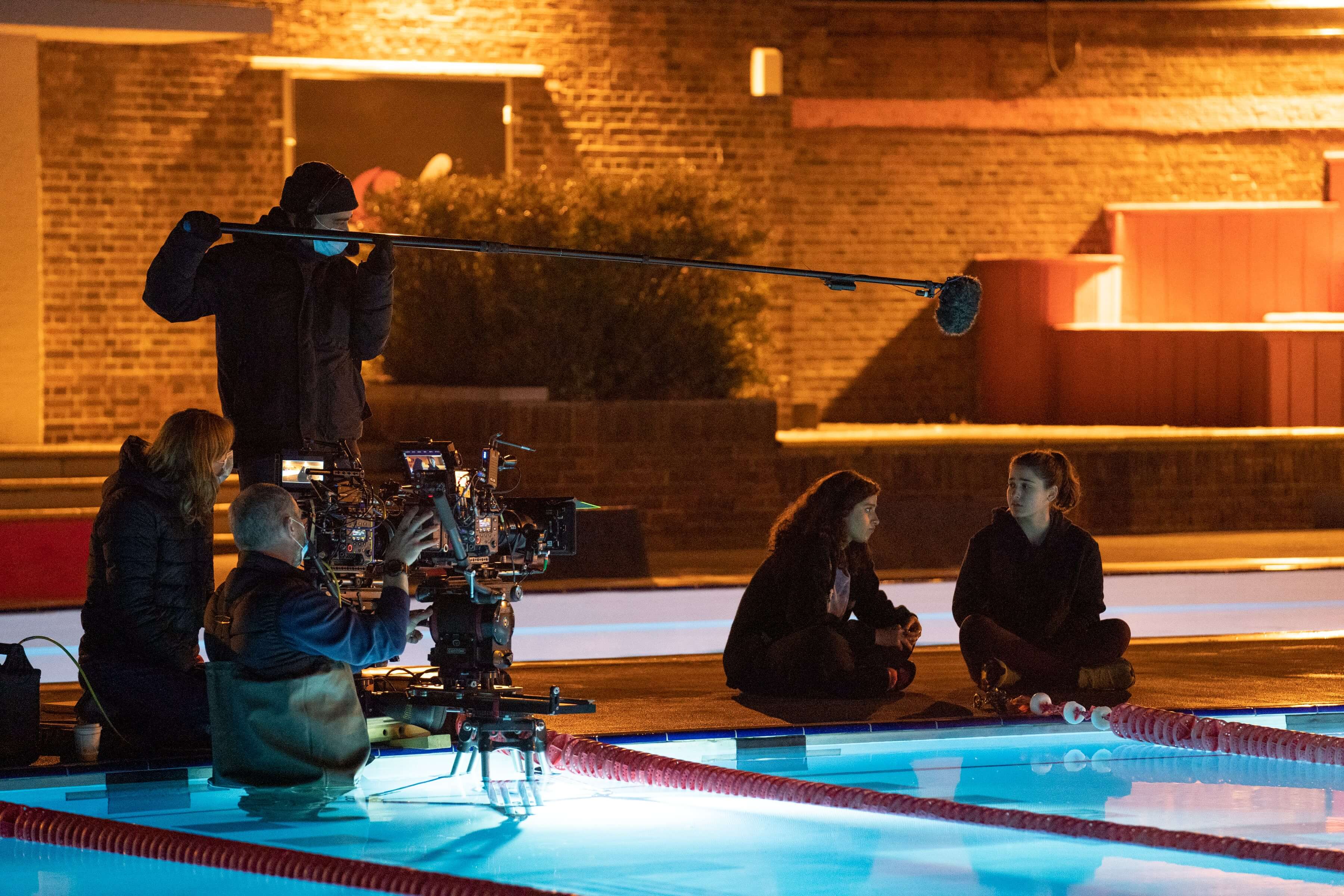 netflix manal issa the swimmers