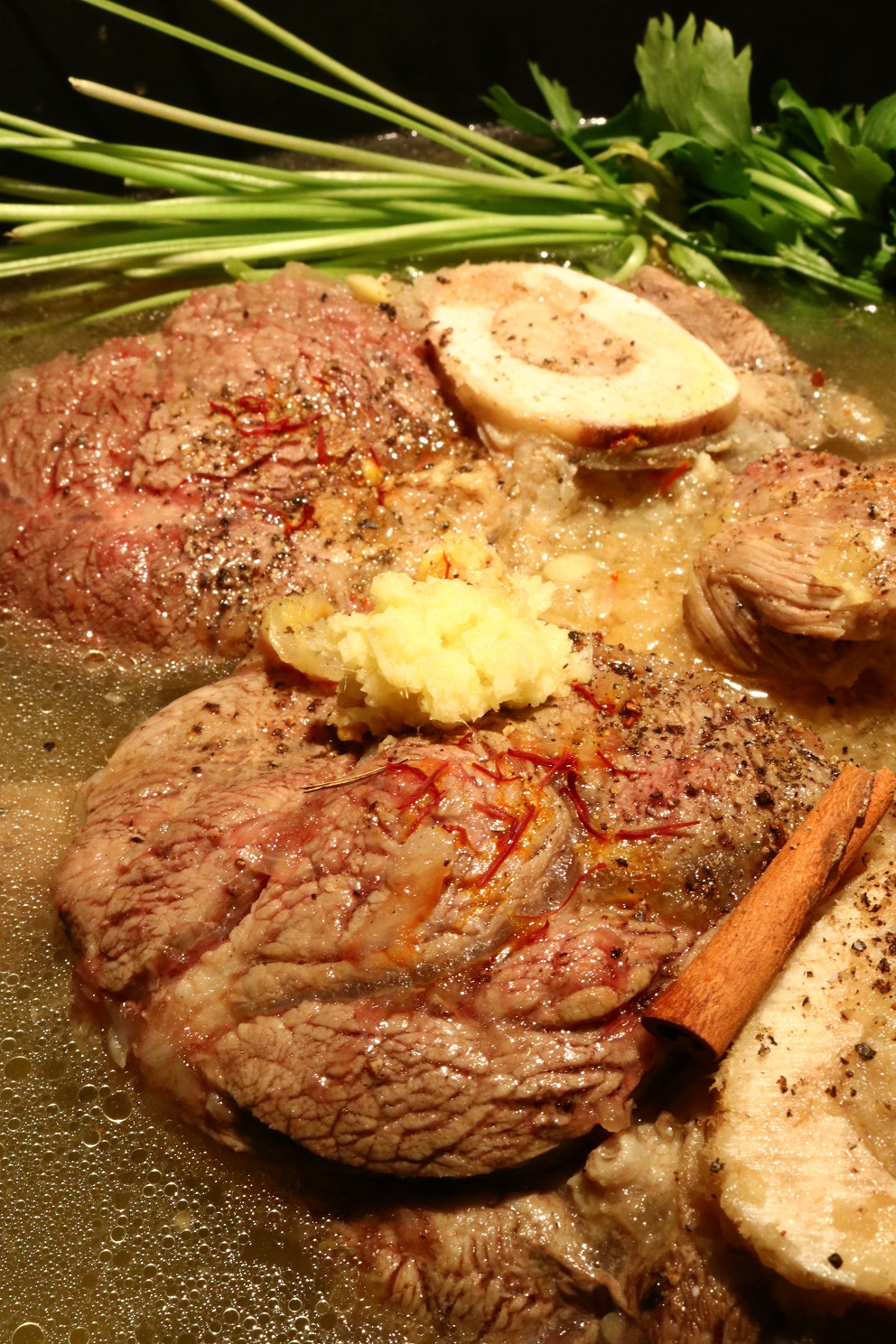 La viande est prête quand elle est tendre et se sépare facilement de l’os (foodizfeed/Instagram)