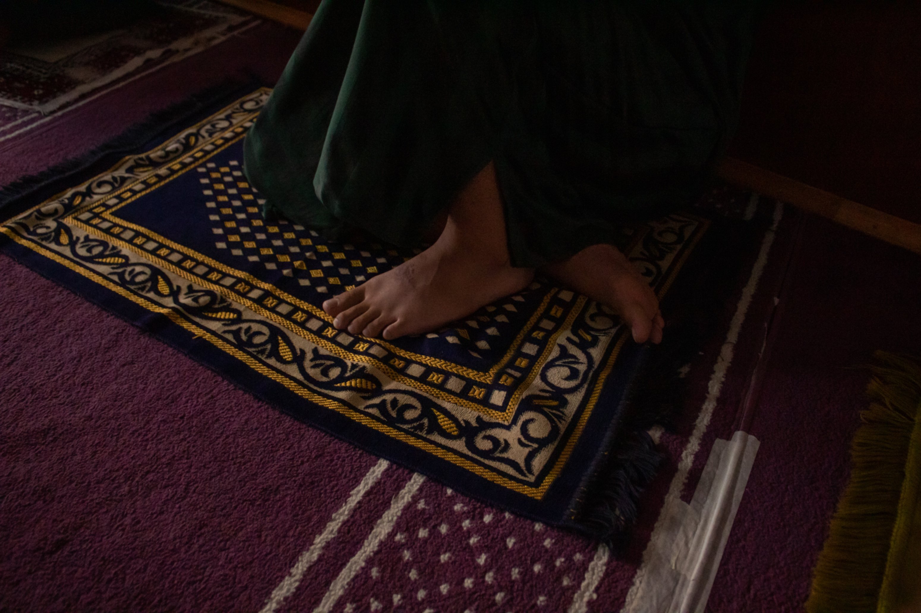 Un fidèle de la mosquée Ibn Arabi de Cabezo de Torres, en Murcie, le 16&nbsp;juillet&nbsp;2021 (MEE/Anton Alexander)