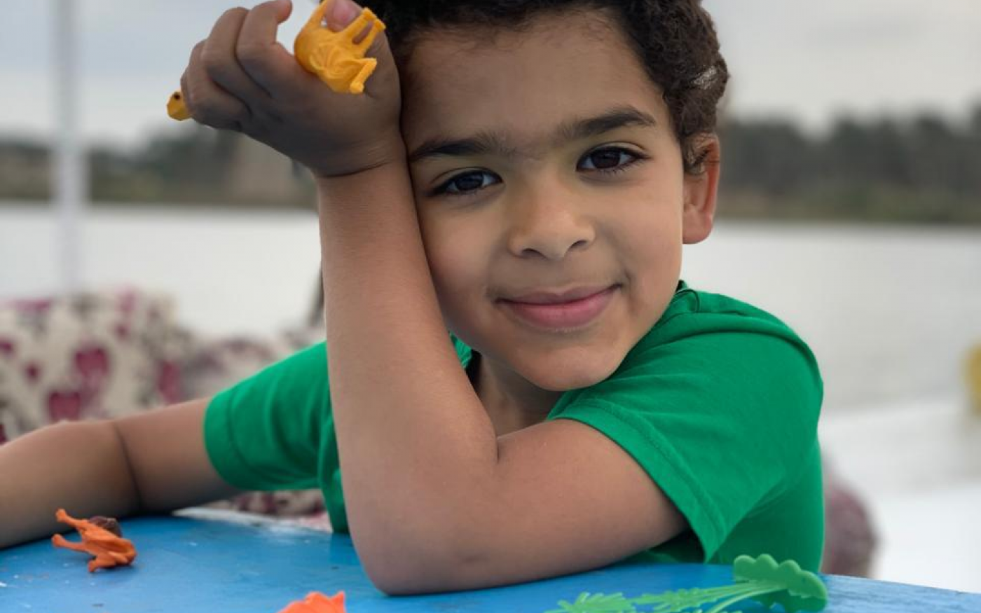 Mostafa demande à entendre « [son] histoire » tous les soirs à l’heure du coucher (avec l’aimable autorisation de Rasha Mekky)