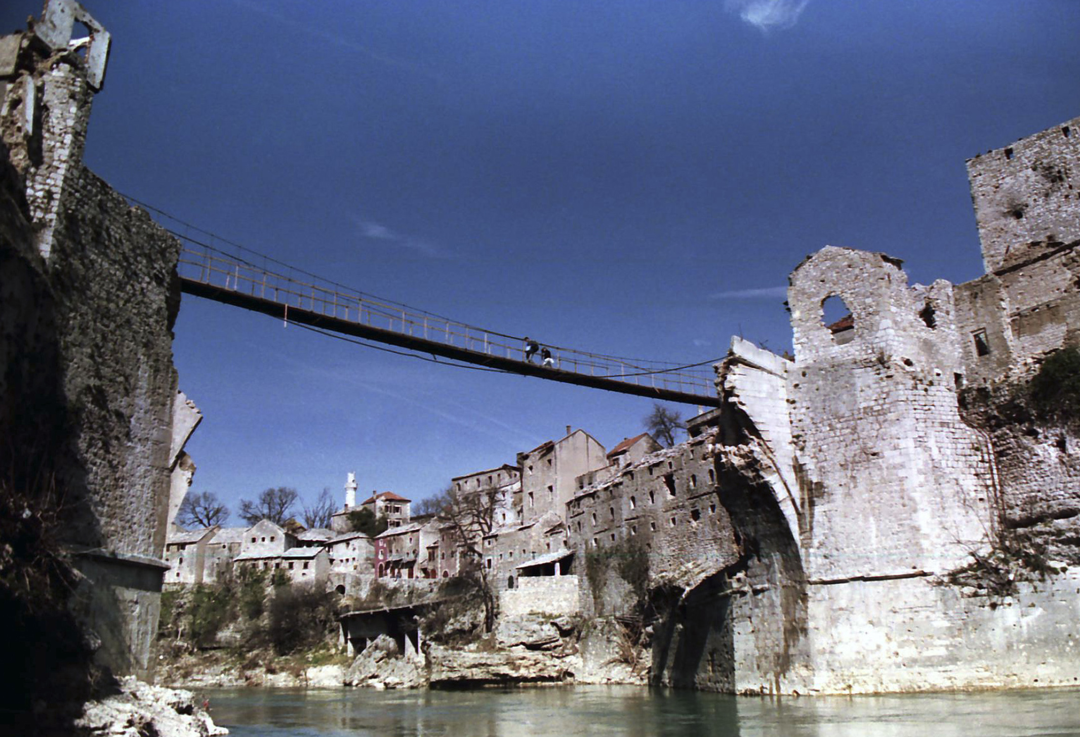 stone bridge mostar bosnia 
