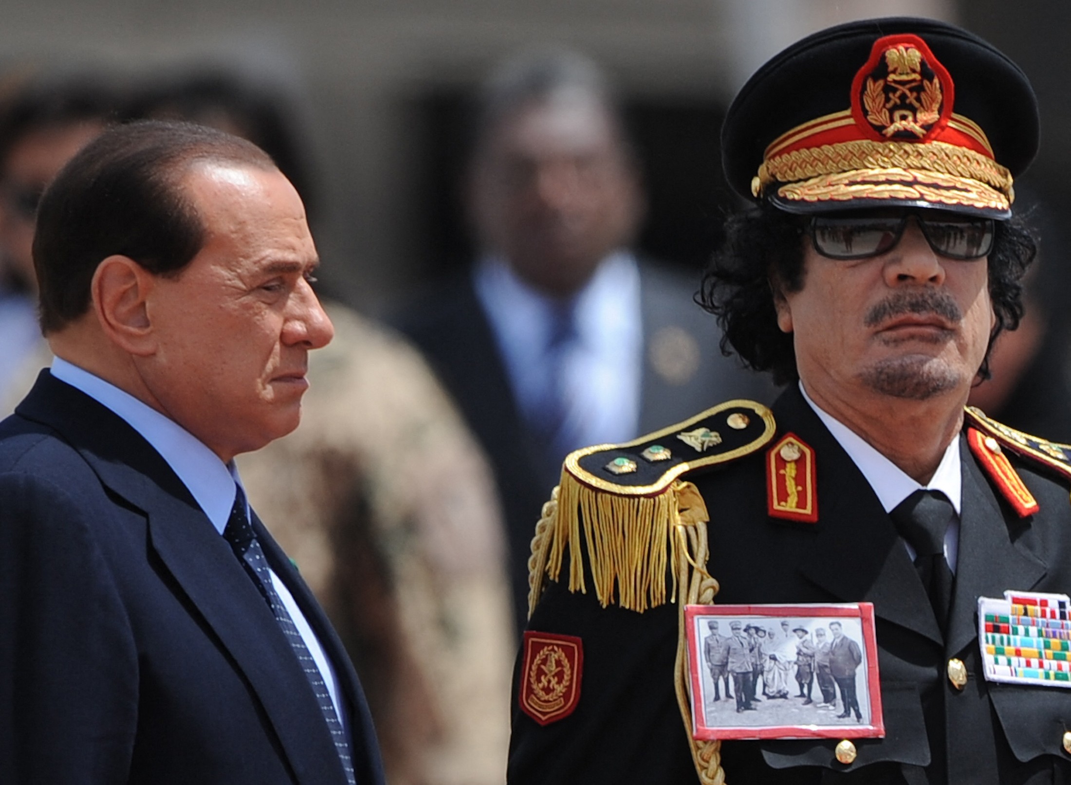 gaddafi berlusconi airport image