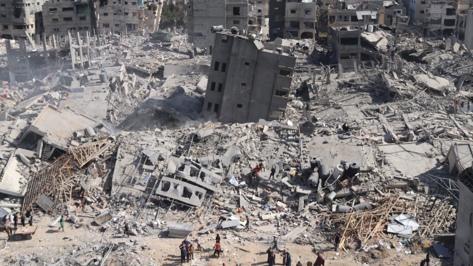 Entire neighbourhoods near al-Shifa hospital were destroyed during Israel's siege on the medical facility (MEE/Mohammed al-Hajjar)