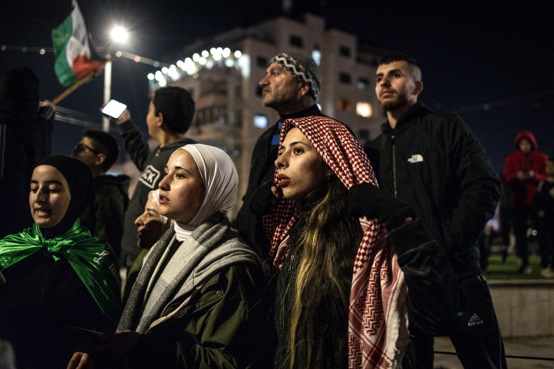 palestinian families await prisoner release