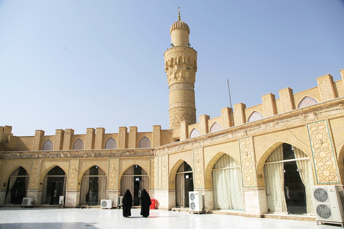 Le complexe de la mosquée al-Nukhailah, vieux de 800 ans, abrite la tombe d’Ézéchiel (MEE/Leila Molana Allen)