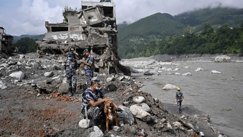 Police conduct search and rescue operations in Trishuli, Nepal's Nuwakot distruct on September 7 2026 after the flash foods in August (AFP/Pedro Pardo)