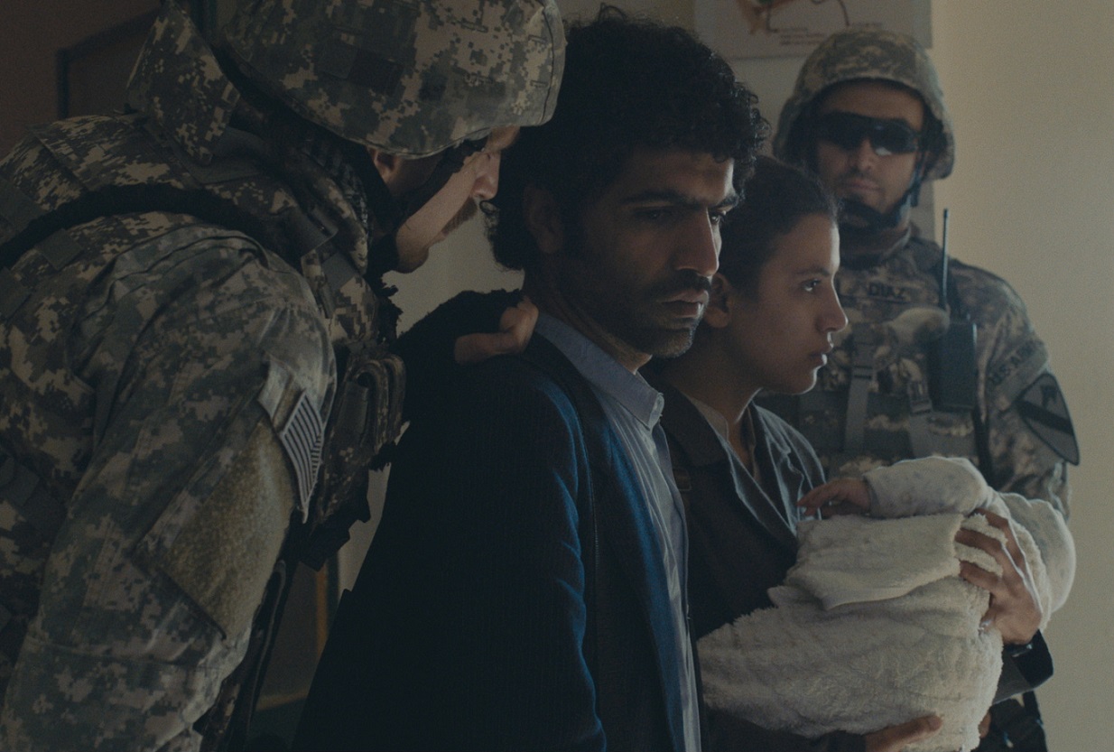 Sara et Salam interrogés par les Américains lorsqu’une femme leur confie un bébé (Contre-Courants)