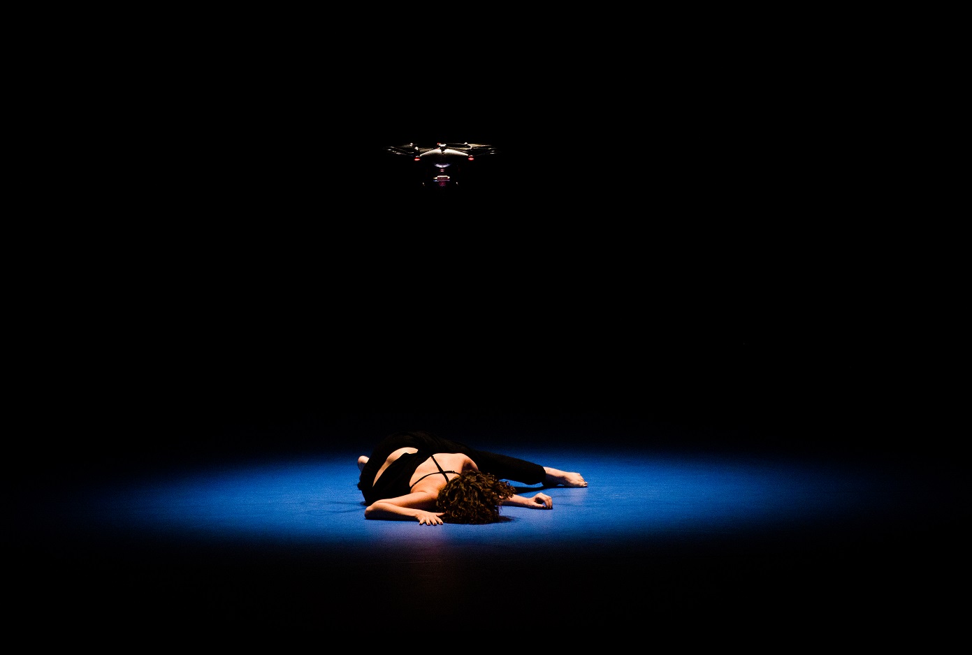 Photo issue du spectacle de danse contemporaine Minaret, chorégraphié par Omar Rajeh, lors de sa représentation au festival Romaeuropa 2018 (Cosimo Trimboli/avec l’aimable autorisation d’Omar Rajeh)