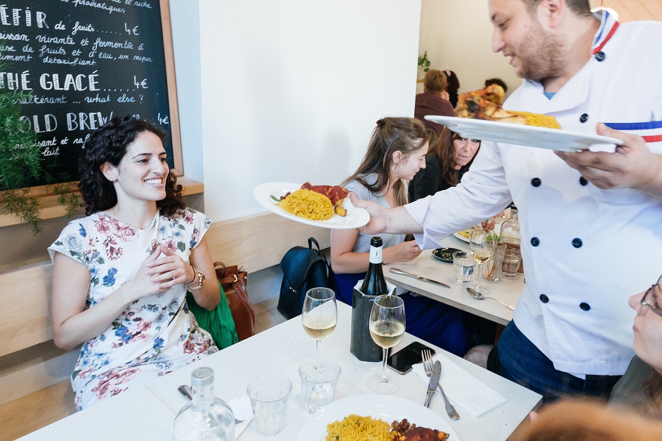 Le chef syrien Mounir Zaitouni au Local, Bruxelles, lors du RFF 2018 (avec l’aimable autorisation de Beauhart pour le Refugee Food Festival)