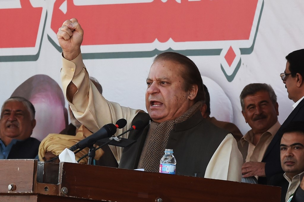 Former Pakistani Prime Minister Nawaz Sharif speaks in Quetta in 2017 (AFP)