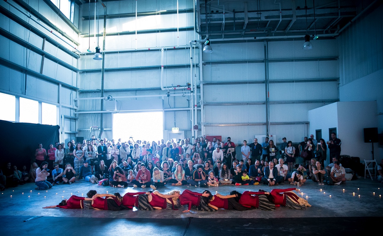 Performance soufie inspirée du poète mésopotamien al-Niffari et interprétée par la troupe de la compagnie Sima lors du festival Quoz Arts Fest 2014 à Dubaï (avec l’aimable autorisation de Lana Fahmi)