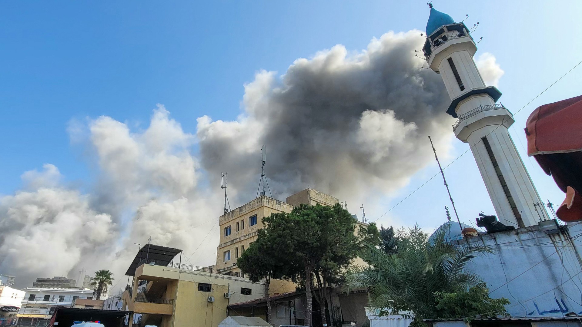 israel air strike nabatieh lebanon