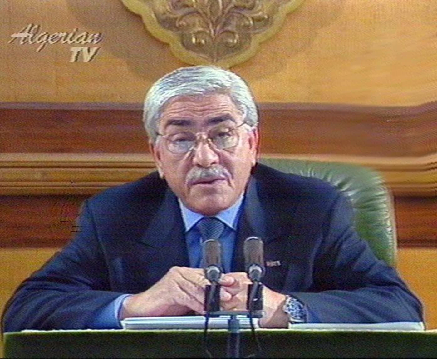 11 September 1998:  President Liamine Zeroual announcing that he will not stand in early presidential elections in (AFP)