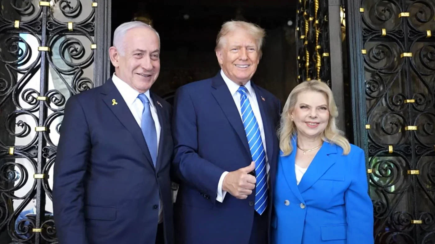 Benjamin and Sara Netanyahu meet with Donald Trump at Mar-a-Largo, Florida in July 2024 (Israeli govt handout)