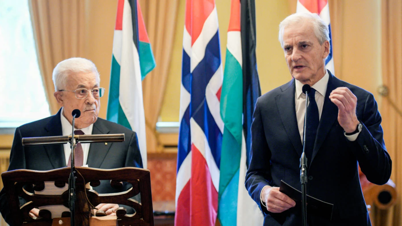 Norway's Prime Minister Jonas Gahr Store, right, and Palestinian President Mahmoud Abbas in Oslo, Norway in February 2026 (AFP)