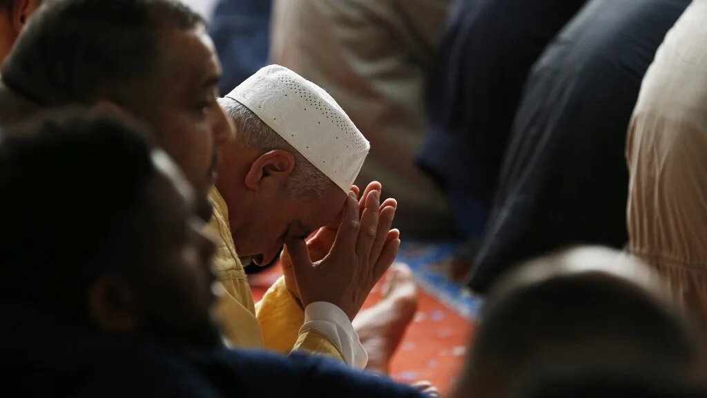 Abdallah Zekri, délégué général du Conseil et président de l’Observatoire de lutte contre l’islamophobie (OLCI), dénonce la volonté du gouvernement français, à travers le FORIF, de « diriger les musulmans français comme s’ils étaient des mineurs » (AFP/Charly Triballeau)