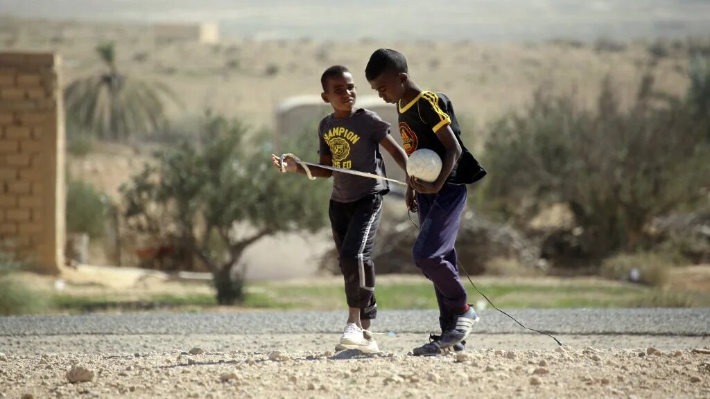 Les droits civils, politiques et socioéconomiques, des étrangers en Tunisie sont limités, notamment en matière d’accès au travail, à la santé, à la propriété, au mariage, à la garde d’enfants, au séjour et à l’asile (AFP/Fathi Nasri)