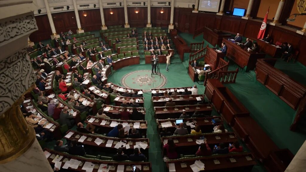 Le Parlement tunisien n’a finalement pas adopté la motion criminalisant les « crimes » coloniaux déposée par le bloc al-Karama (AFP)