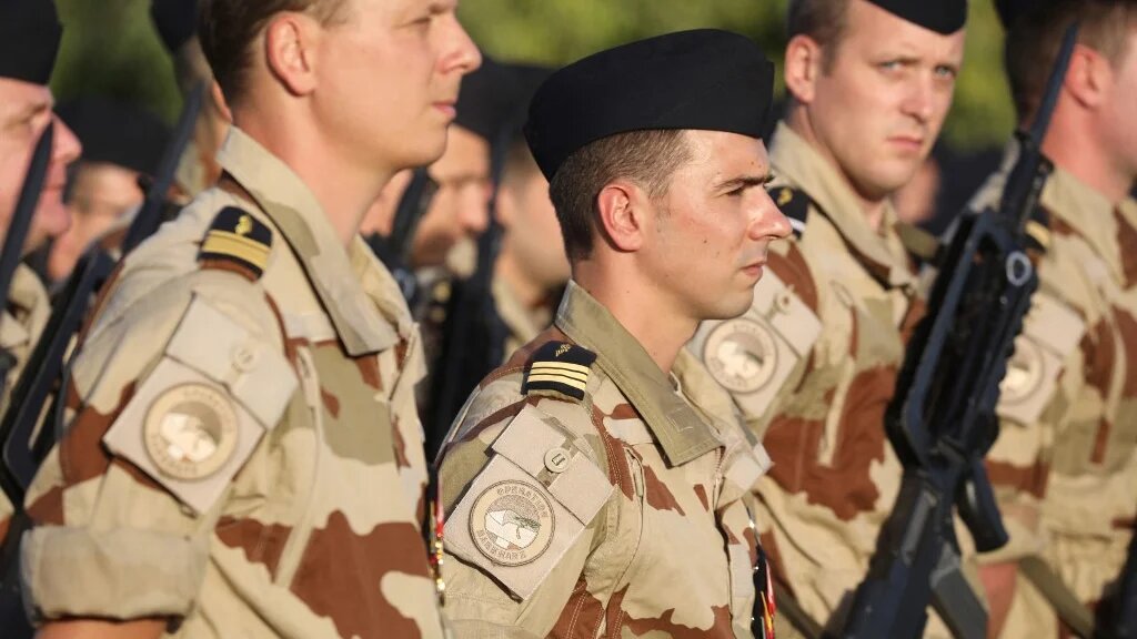 Des soldats français de la force Barkhane au centre de commandement tactique à N’Djaména, Tchad, le 22 décembre 2018 (AFP/Ludovic Marin)