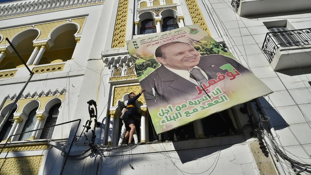 Après la chute de l’ex-président Bouteflika, la justice algérienne a lancé une série d’enquêtes pour corruption (AFP)