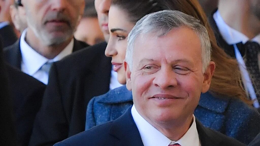 Le roi Abdallah II de Jordanie rencontre des députés à Amman, le 28 novembre 2021 (Yousef Allan/Palais royal jordanien/AFP)
