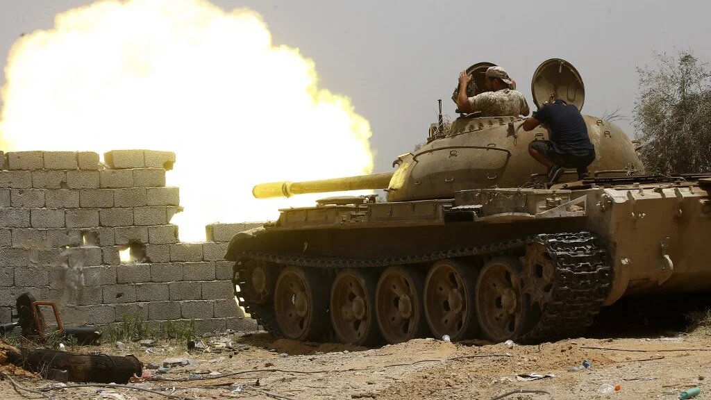  Les forces du Gouvernement d’union nationale engagées dans des combats contre l’ANL au sud de Tripoli, le 23 juin 2019 (AFP/Mahmud  Turkia)
