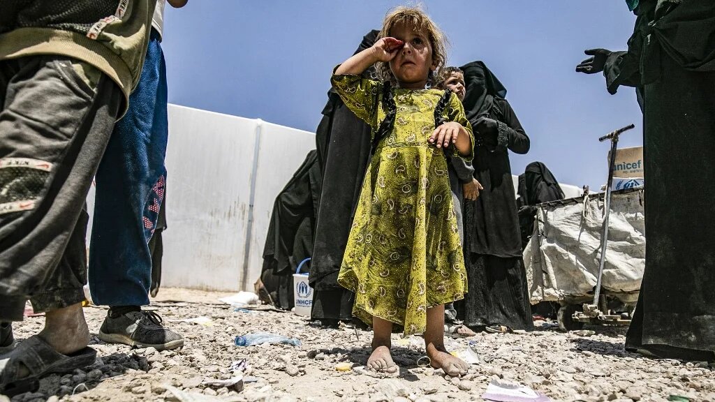 « Certains des enfants ne savaient pas ce qu’était un bâtiment, ce qu’était une maison, parce qu’ils ont toujours été dans une tente » – L’enseignante finlandaise Ilona Taimela (AFP/Delil Souleiman)
