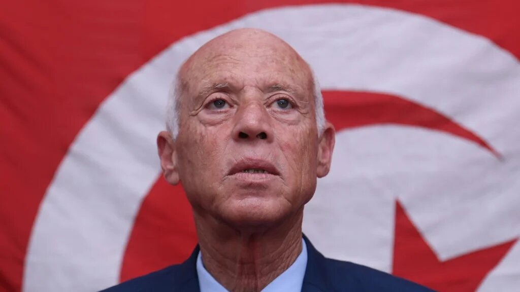 Ses références récurrentes au « peuple », sa défiance notoire à l’égard des partis ont valu au président tunisien d’être qualifié de « populiste » par ses détracteurs (AFP)