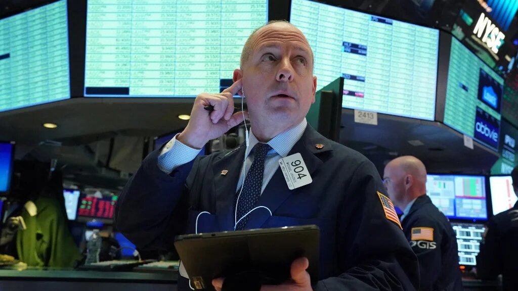 En frôlant la barre symbolique des 140 dollars le baril, dimanche 6 mars au soir, il menace d’imposer une donne totalement inédite dans l’économie mondiale (AFP/Bryan R. Smith)